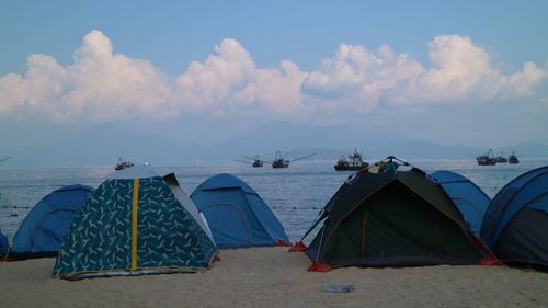 海边沙滩休闲帐篷图片